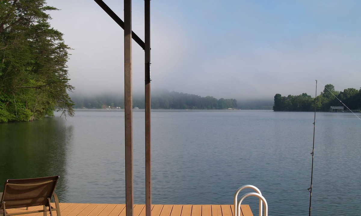 Hiawassee House | Last minute May deal, Beautiful lake front house, pool table and fire pit kayaks