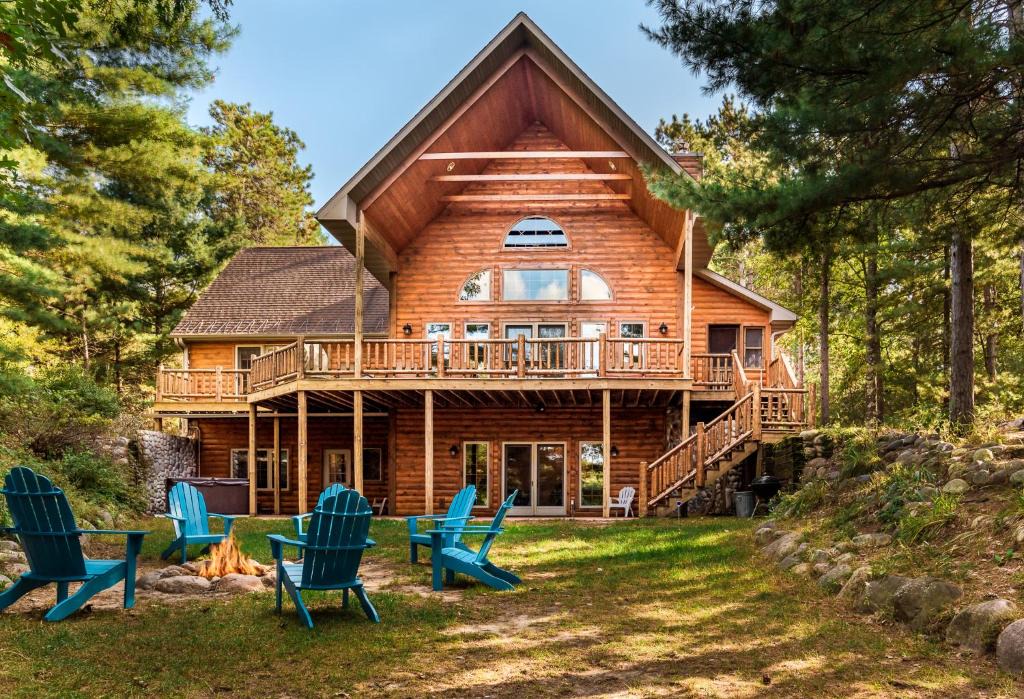 Pine River House | Lasting Memories Lodge