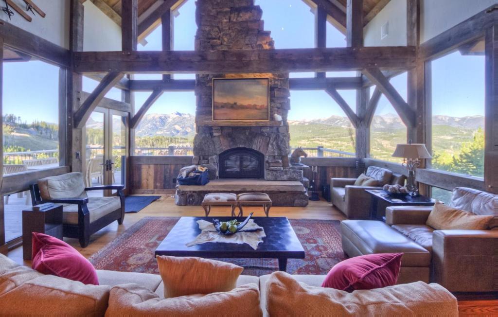 Big Sky House | Latigo Lodge