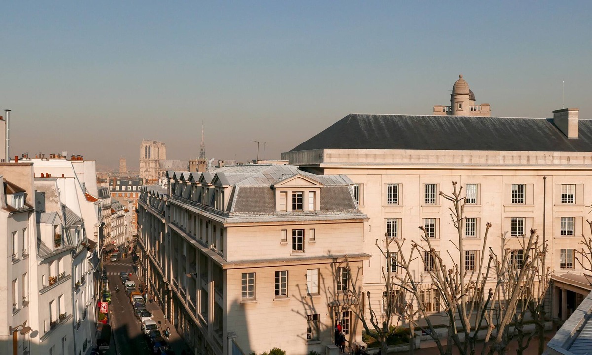 Latin Apartment | LATIN QUARTER, PARIS VIEW, 30–60 days ahead? Ask for a private offer. C5-VAs