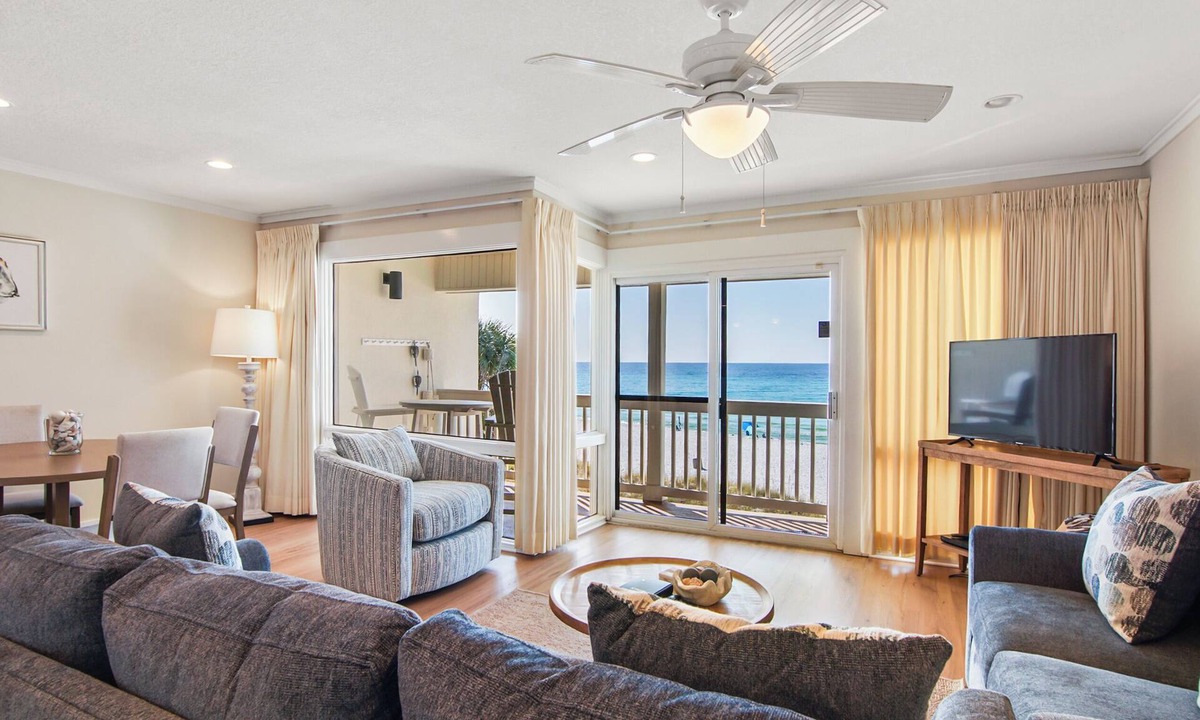 Fort Bay Condo | Latitude 24! Recently renovated! A must see! Spectacular oceanfront views!