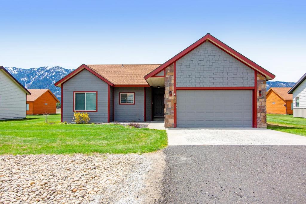 Donnelly House | Latitude Adjustment