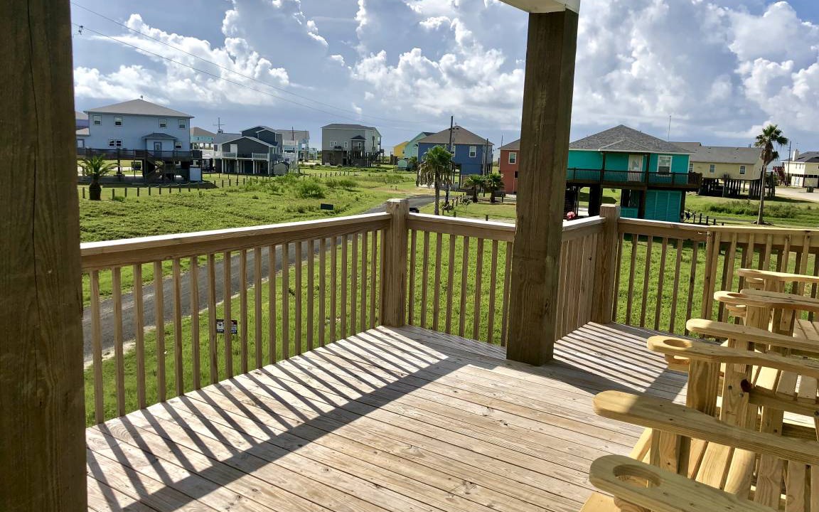 Port Bolivar House | Latitude Adjustment
