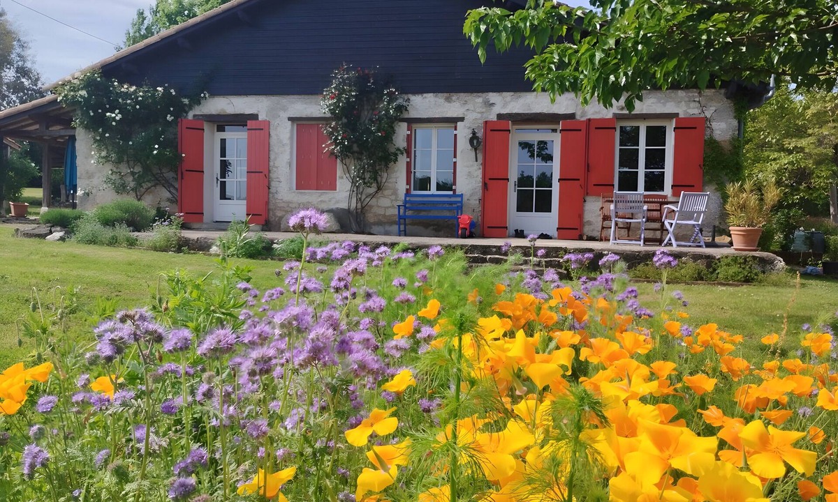 Saint-Georges House | Laurélie Cottage: A Haven of Serenity