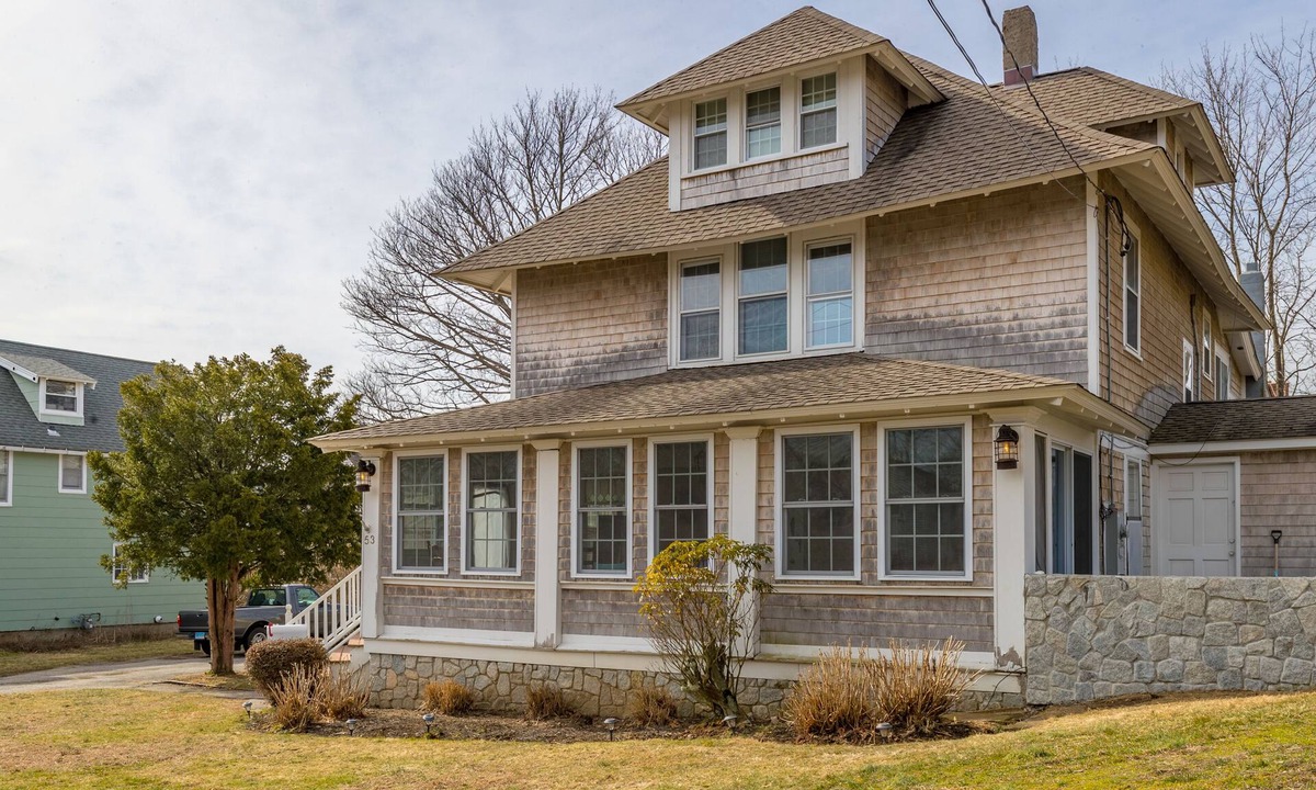 Devon House | Laurel Beach-Milford