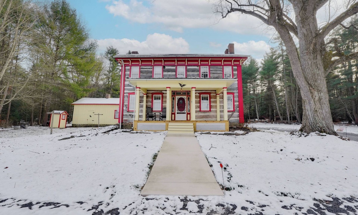 Tylersville House | Laurel Haven | Private Pool + Fireplace
