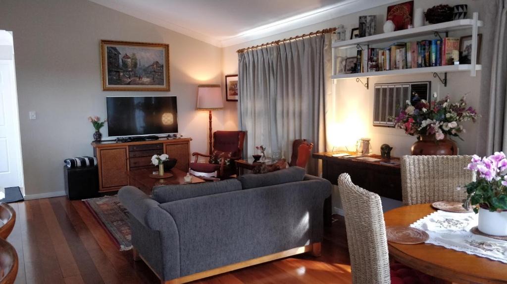 Springwood Apartment | Laurel House