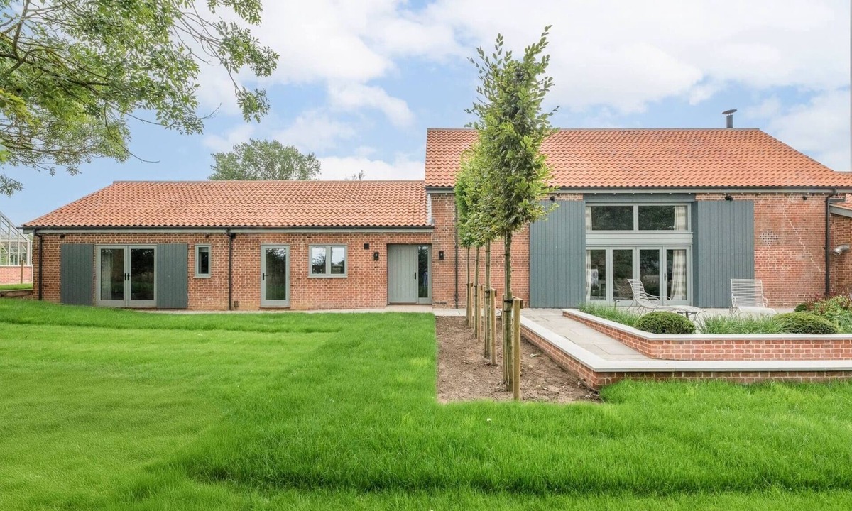 Weybread House | Laurel House Barn, Weybread