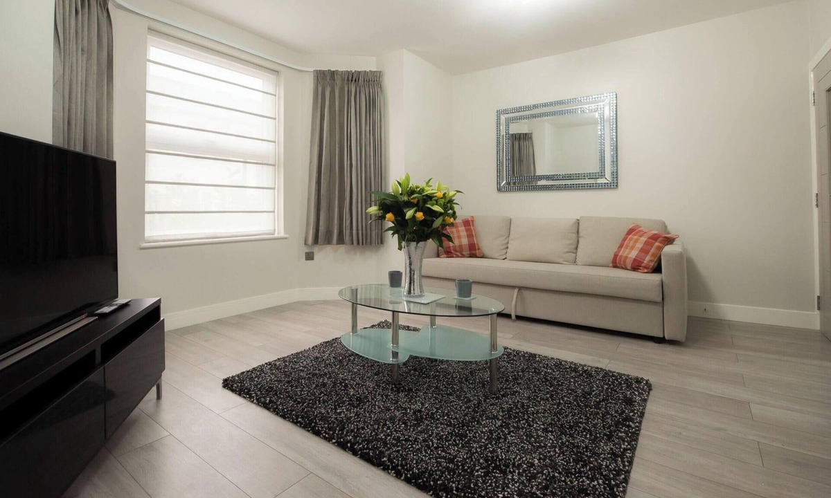 Reading Apartment | Laurel House - Deluxe 1-Bed, 1-Bath