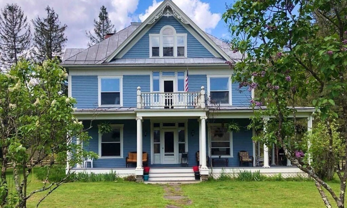 Davis Bed & Breakfast | Laurel River Club Bed & Breakfast