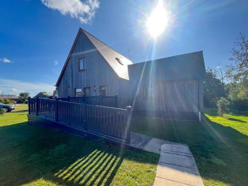 Brigg House | Laurel - Uk50107