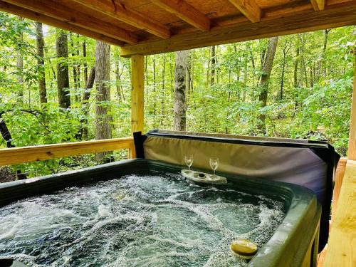 Cosby House | Laurelwood Luxury Cabin Hot Tub