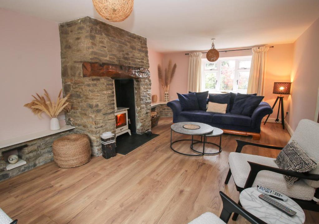 Bishops Castle House | Laurgeths House