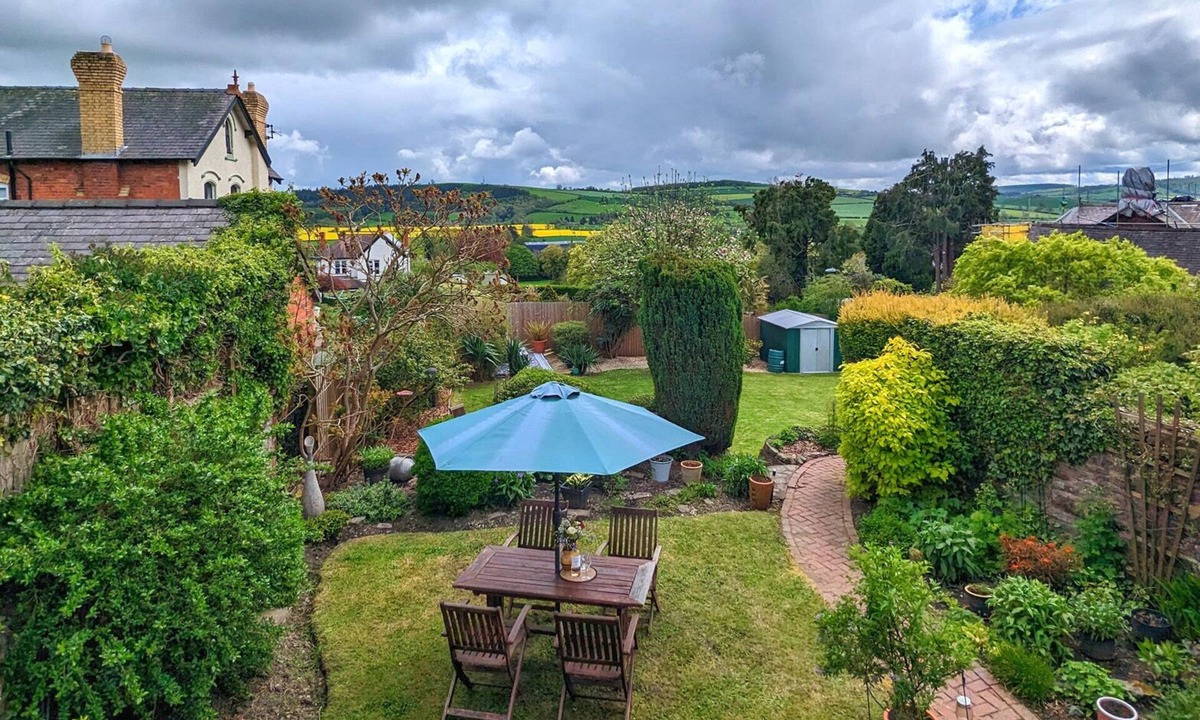 Bishops Castle Cottage | Laurgeths House