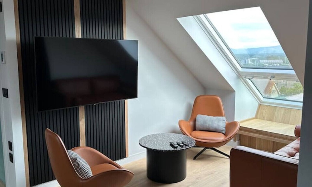 Falkirk Apartment | Laurieston Penthouse