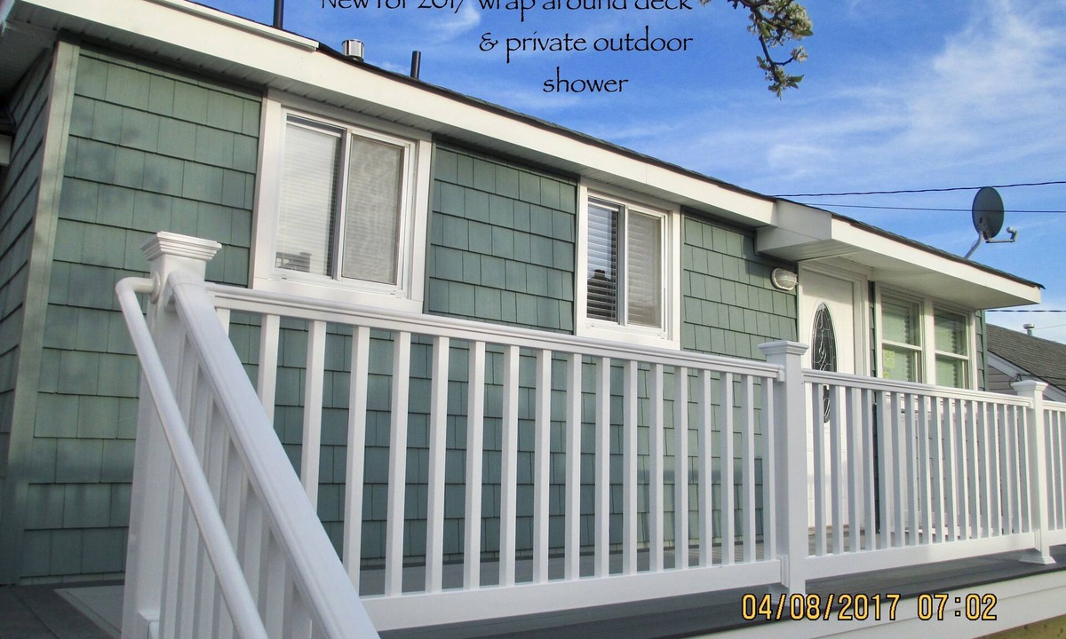 Ortley Beach House | LAVALLETTE New Panoramic Deck, Outdoor shower, and Kitchen INCLUDES BEACH BADGES