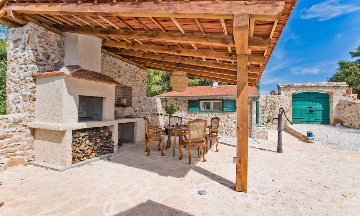 Cove Basina (Jelsa) Ski Chalet | Lavender Dreams Cottage Hvar