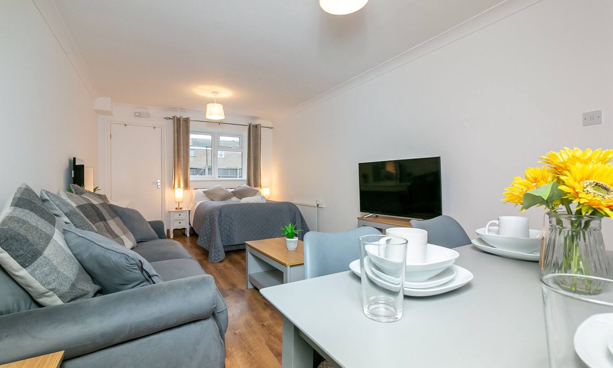 Chesfield House | Lavender Garden Suite