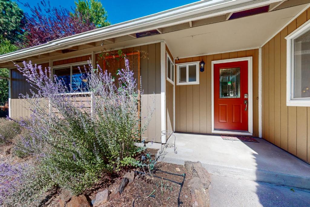 Larkspur House | Lavender Hollow