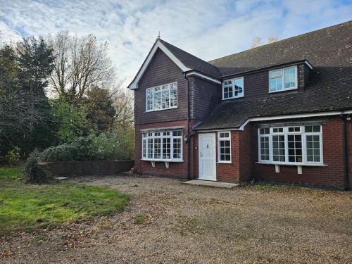 Six Hills House | Lavender Lodge