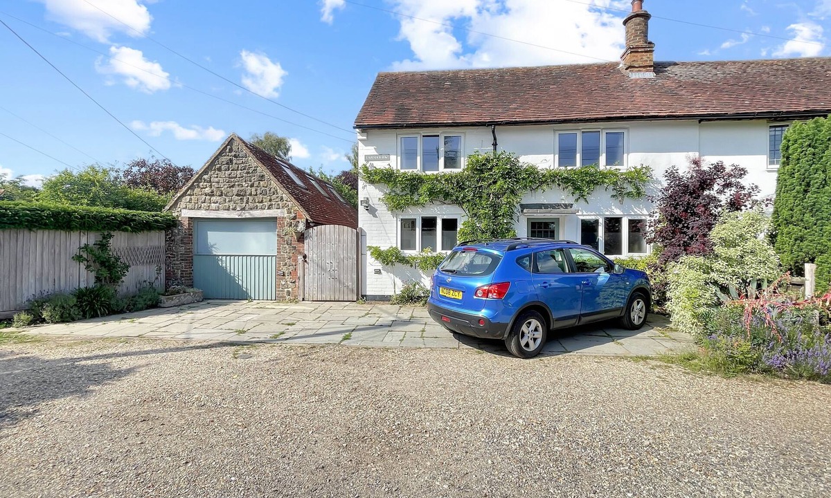 Woolbeding Cottage | Lavender Row, Stedham