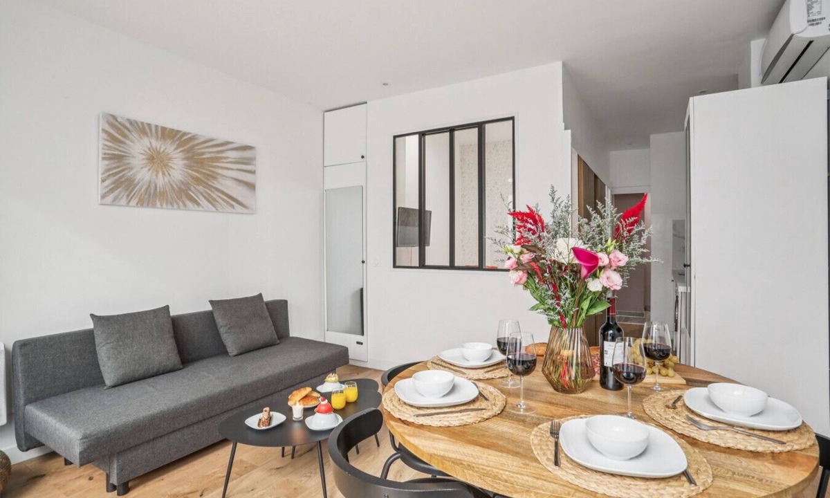 Quartier du Gros-Caillou Apartment | Lavie Maison: Eiffel A/C & Hot Tub