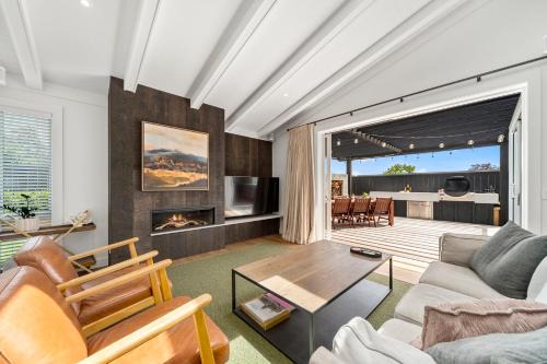 Hilltop House | Lavish at the Lake