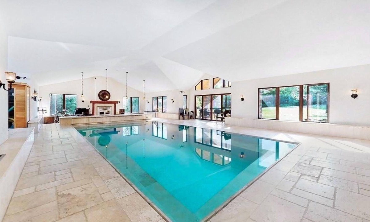 Milton Villa | Lavish Villa with Indoor pool on a countryside estate