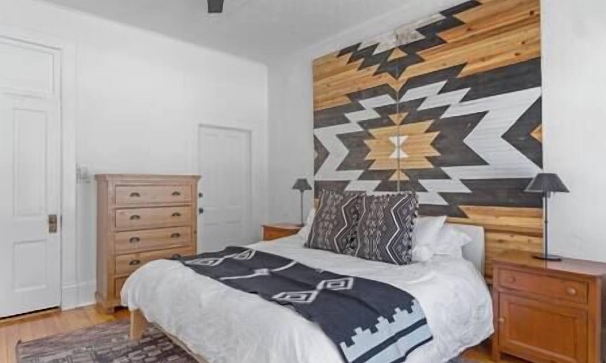 Rico Hostel | Lawless Rico: Enterprise Suite