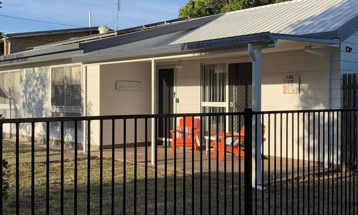 Urangan House | LazeeDaze in Hervey Bay