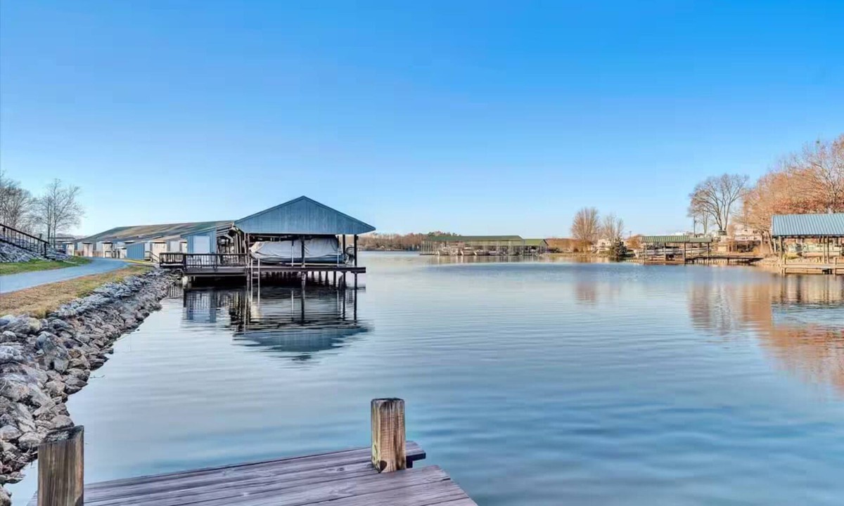 Huddleston House | Lazy Bear at SML -Sleeps 6, Dock, Beach, Pool, Patio, Golf, View