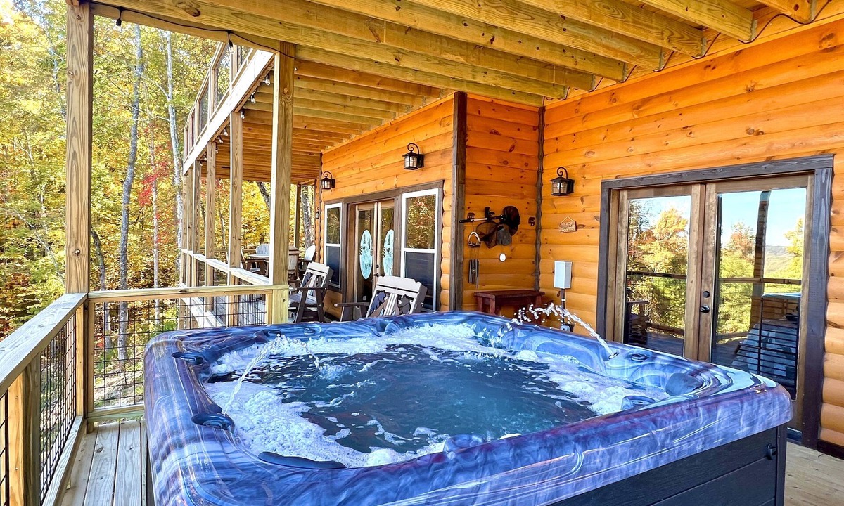Walland Cabin | Lazy Bear Lodge 5 Bedroom Cabin by RedAwning