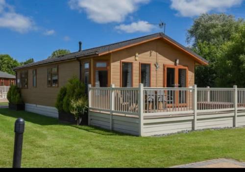 Malton Cabin | Lazy Days Lodge