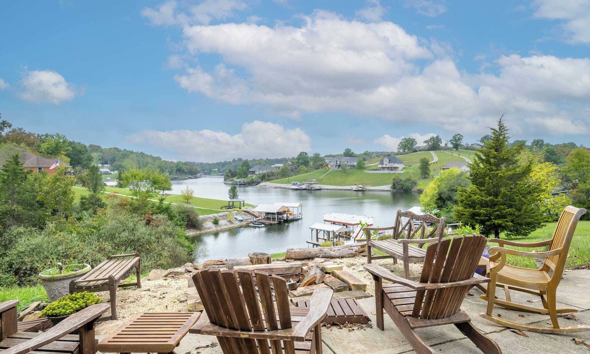 Williamstown House | Lazy Days – Waterfront for 12!