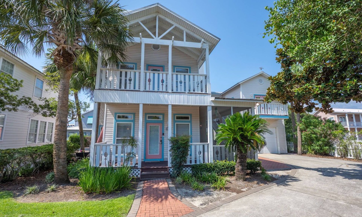 Crystal Shores House | Lazy Magnolia * July Early Booking Discounts