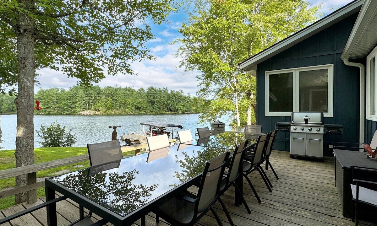 Severn House | Lazy Moose Trent Severn Waterways, 100% Canadian Owned