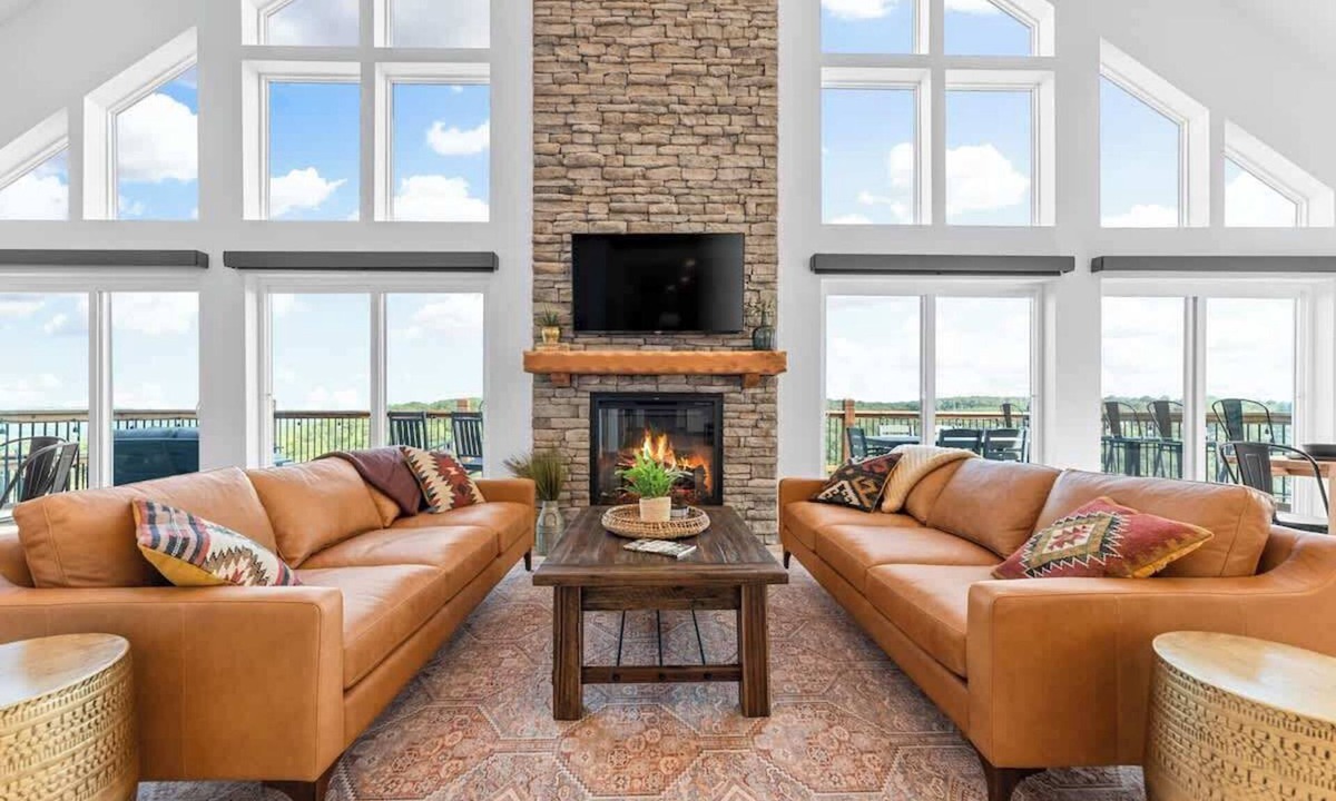 Kimberling City Cabin | LAZY RIVER, Pools, Lake View, Game Room, Sleeps 24