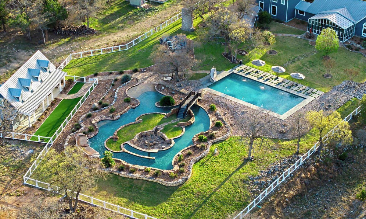 Boerne House | Lazy River Ranch/Events/Pickleball/Billiards/Golf