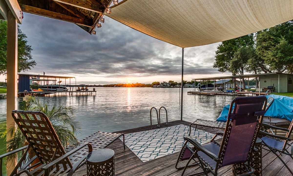 Granite Shoals House | LBJ Lakefront-Private dock and great sunsets! Monthly rates now available.