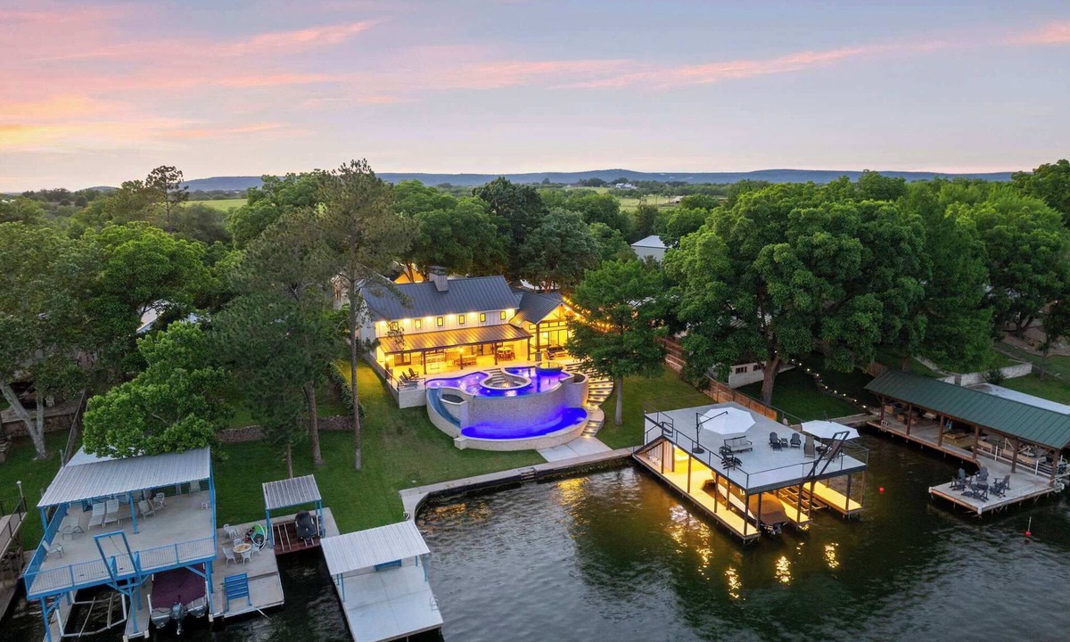 Kingsland House | LBJ Lodge | Concierge Services