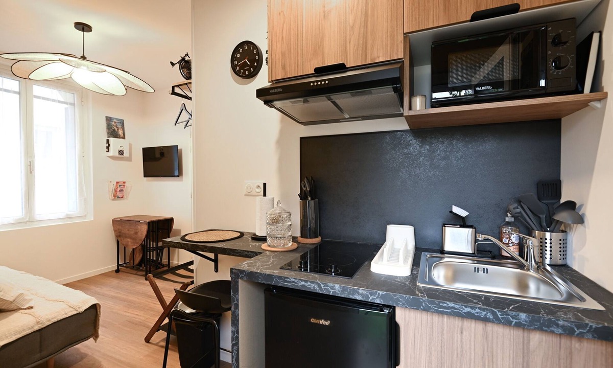 Le Bas Vaucelles Apartment | Le 1 du Clos Fleuri - Studio avec extérieur privatif