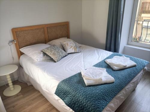 Evron Apartment | Le 16 Place de l'Abbatiale