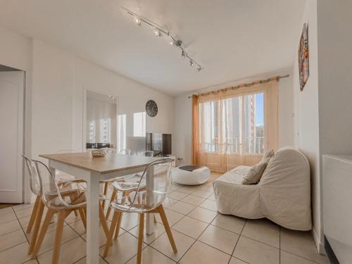 Saint-Martin-d'Heres Apartment | Le 19 Lavigne - Parking