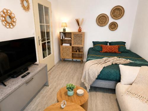 Valenciennes Apartment | Le 28 Studio - Terrace & jardin Proche Tram