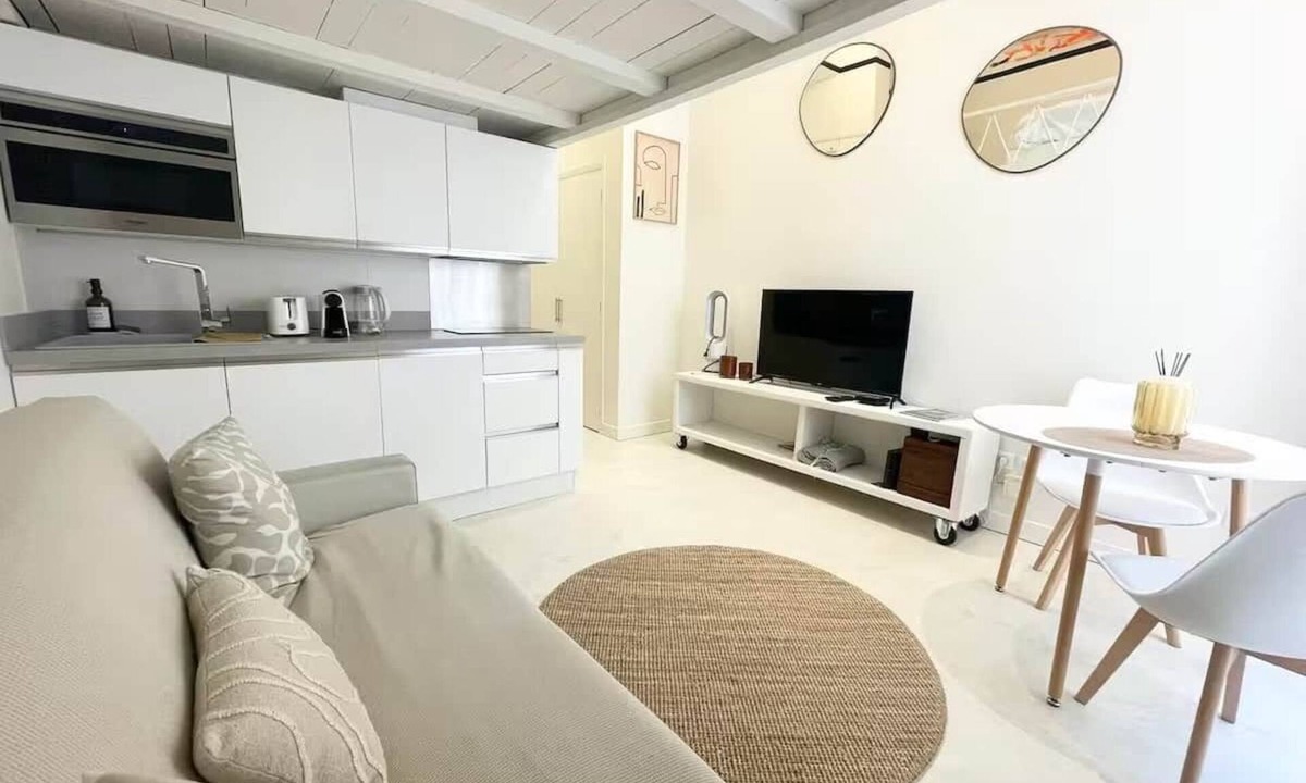 Lepante Quarter Apartment | Le 30: Studio Arty