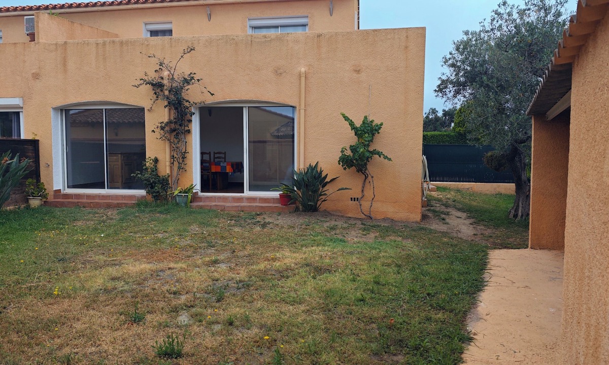 Saint-Esteve Apartment | Le 38 near the lake