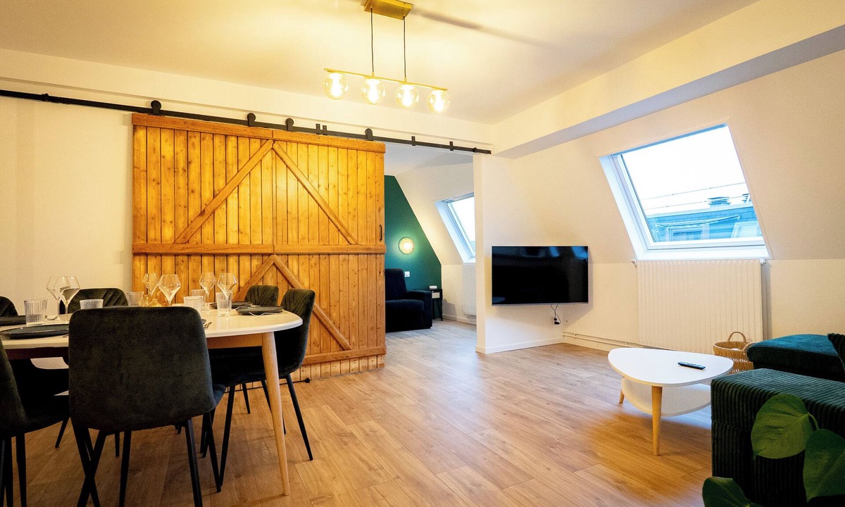 Saint-Omer Apartment | Le #7/City center - Parking - Balcony - 6 Pers