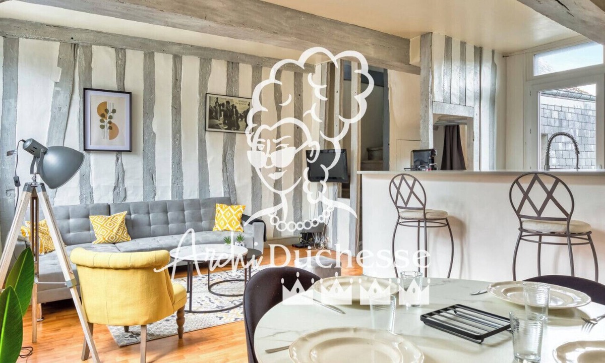 Quartier Vieux Marche-Cathedrale Apartment | Le Auguste, charmant duplex avec terrasse.