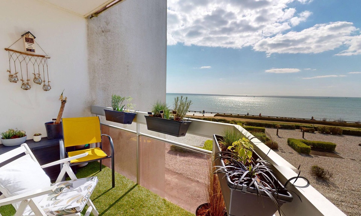 Saint-Gilles-Croix-de-Vie Apartment | Le Bateau Ivre 50 m de la Plage