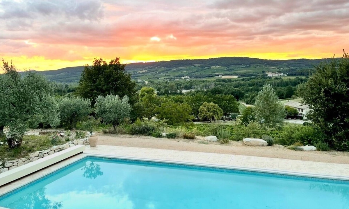 Mirabel-aux-Baronnies Apartment | Le Baiser du Soleil - Piscine Privée